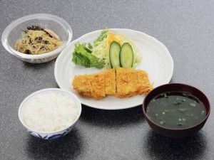 かつ定食　500円