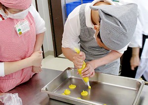 食生活科 余暇お菓子つくり