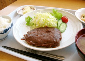 ハンバーグ定食　600円